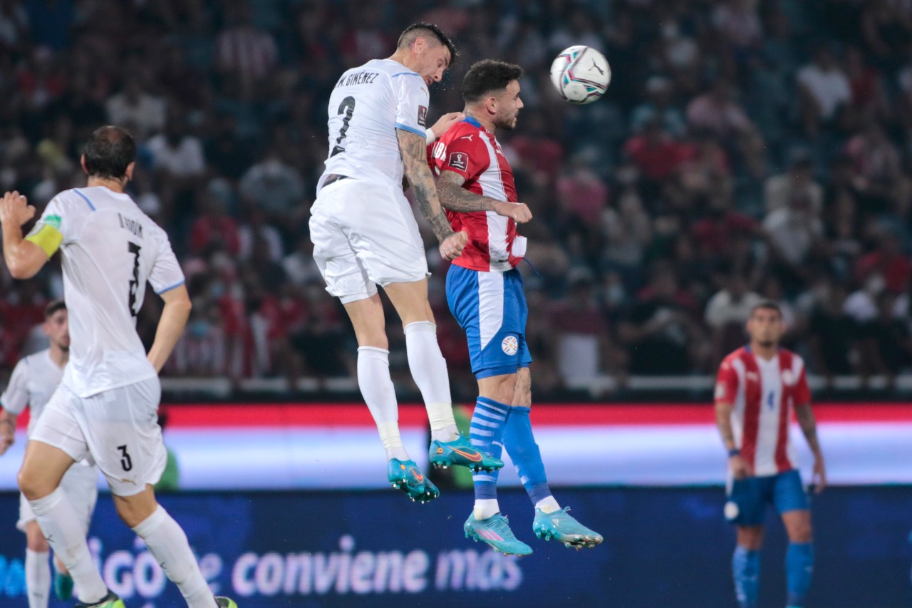 Paraguay cayó ante Uruguay por 1-0 y se quedó fuera de Qatar 2022. Foto: APF.