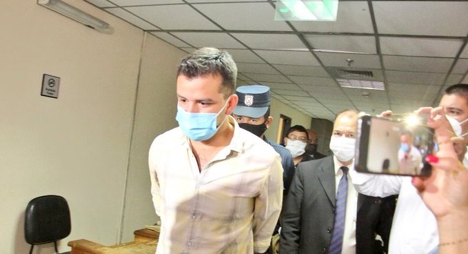 René Olmedo irá a Tacumbú por orden de juez, tras agresión a mujer con copa de vidrio. Foto: gentileza.