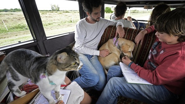 Durante la aventura se sumaron Timón, el perro, y Hakuna, la gata