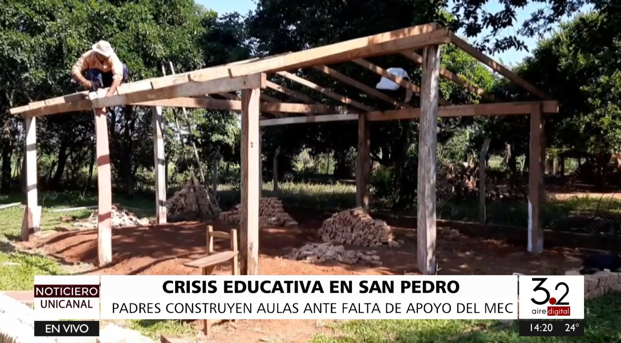 Padres construyen aulas en San Pedro ante inacción de autoridades