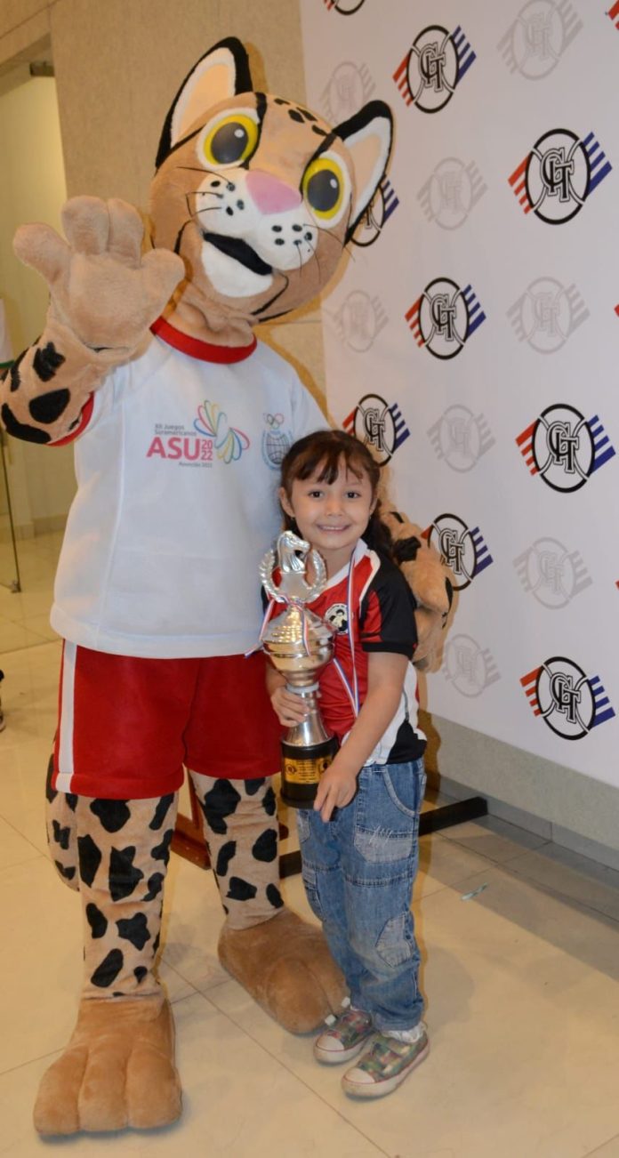 Con cinco años, se consagró subcampeona del ajedrez