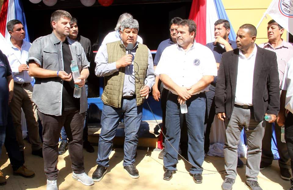 El sindicalista argentino Pablo Moyano junto a representantes de camioneros paraguayos
