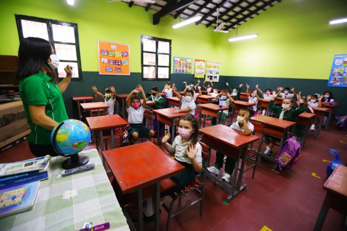 MEC recomienda uso de tapabocas en aulas a modo de prevención