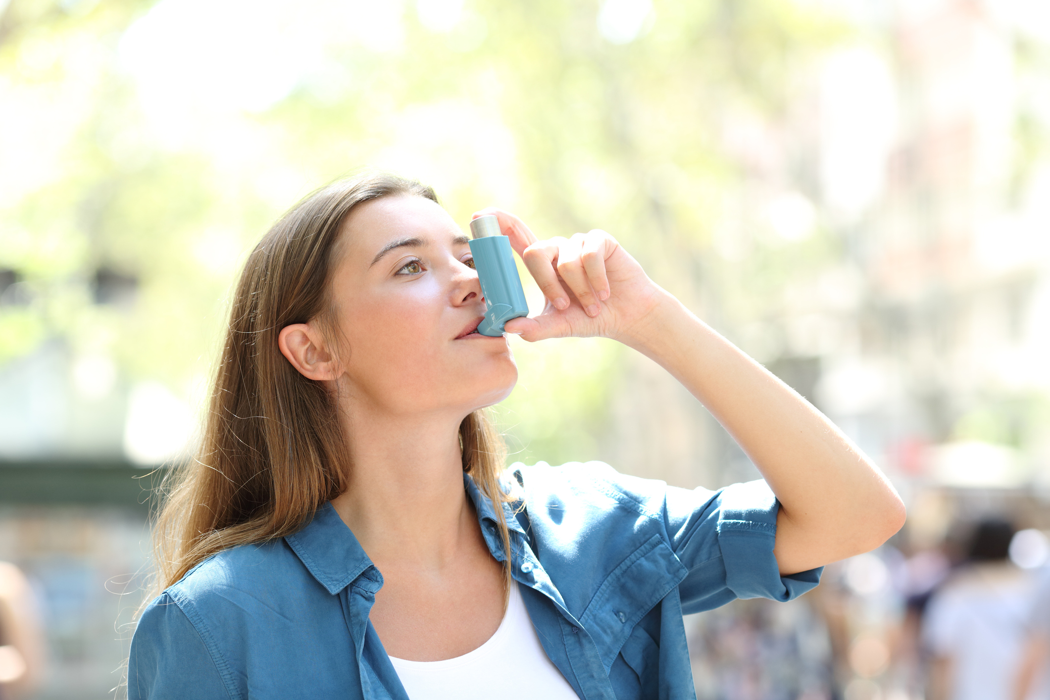 El neumólogo afirmó que, al ser una enfermedad inflamatoria, la mayoría de los tratamientos está basada en aerosoles.