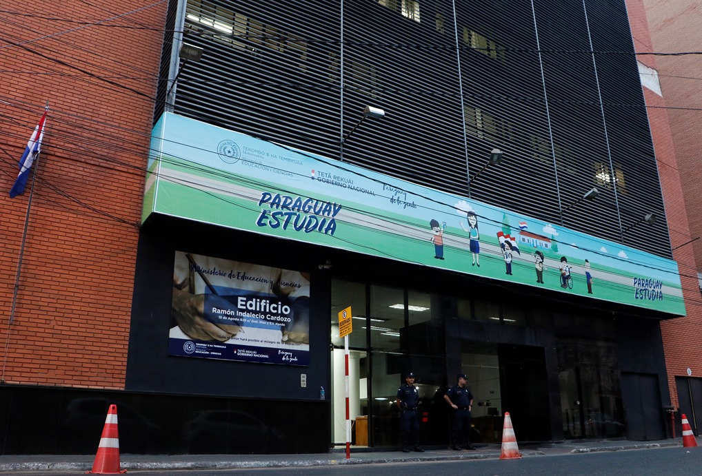 Fachada del Ministerio de Educación. Foto: Agencia IP.
