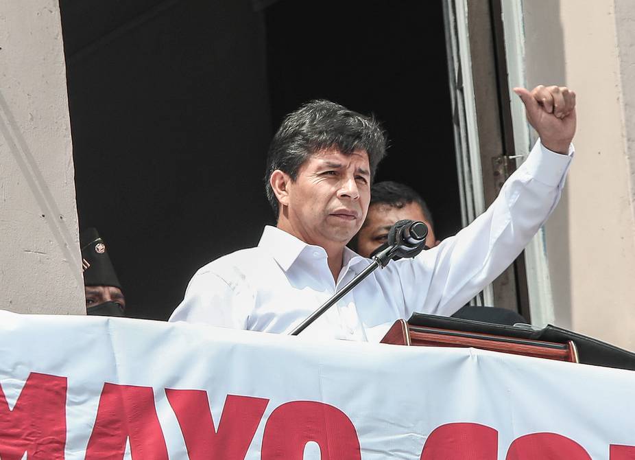 Presidente de Perú promoverá ley para que reos trabajen y asuman gastos en prisión