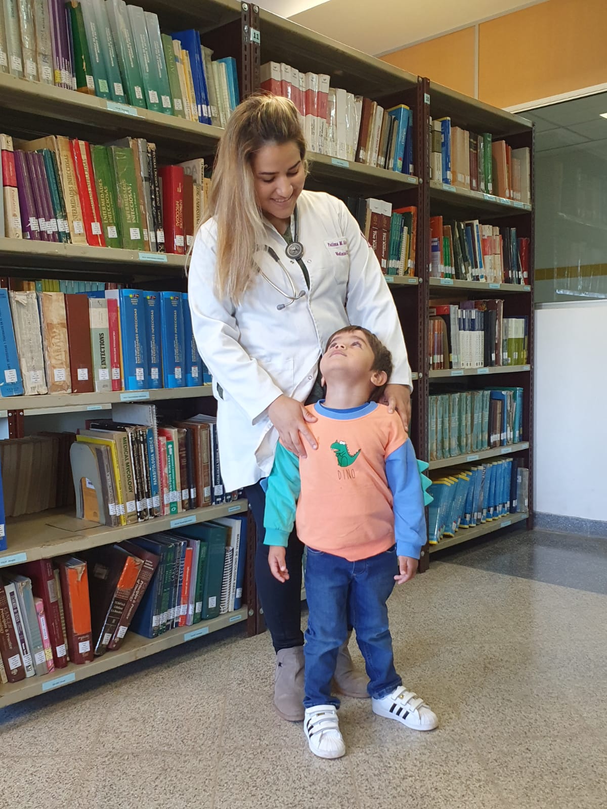 Fátima está a un paso de recibirse como médica