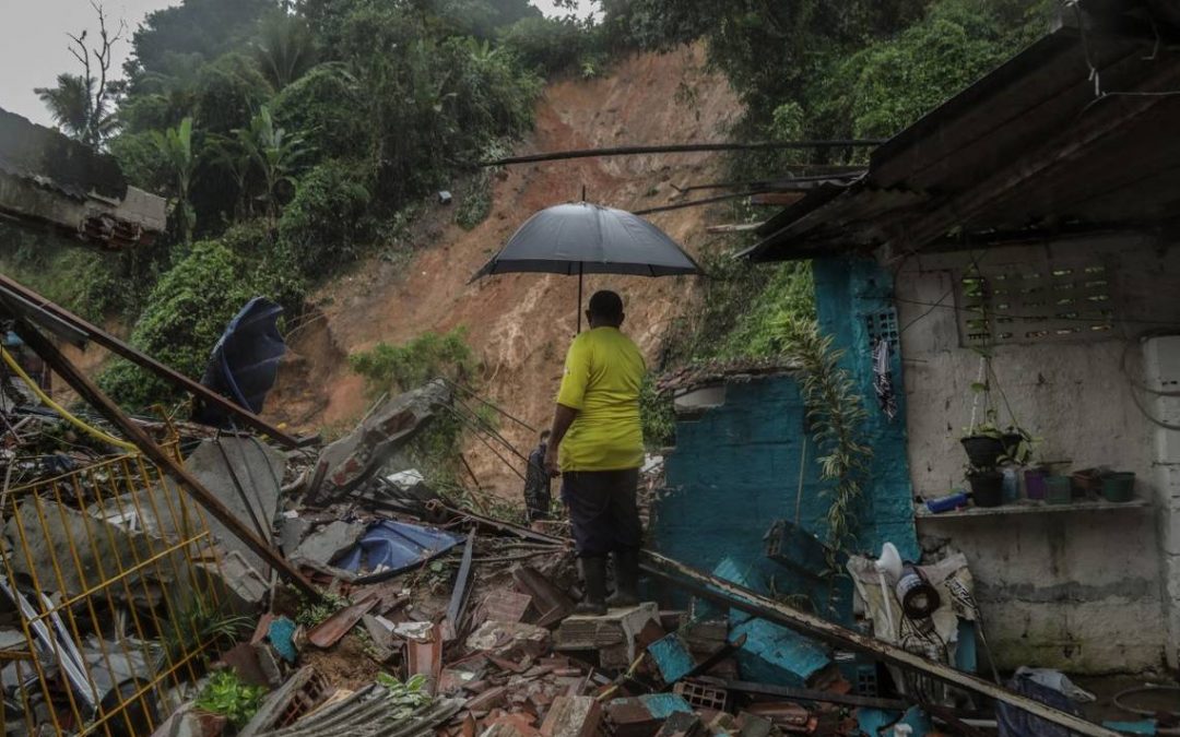 Catástrofe por lluvias en Brasil deja más de 100 muertos