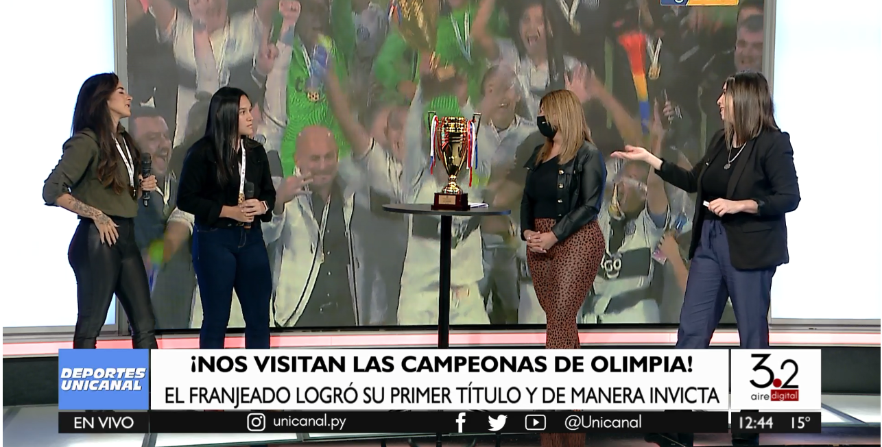 Jessica Santacruz y Karina Castellano, jugadoras del Olimpia