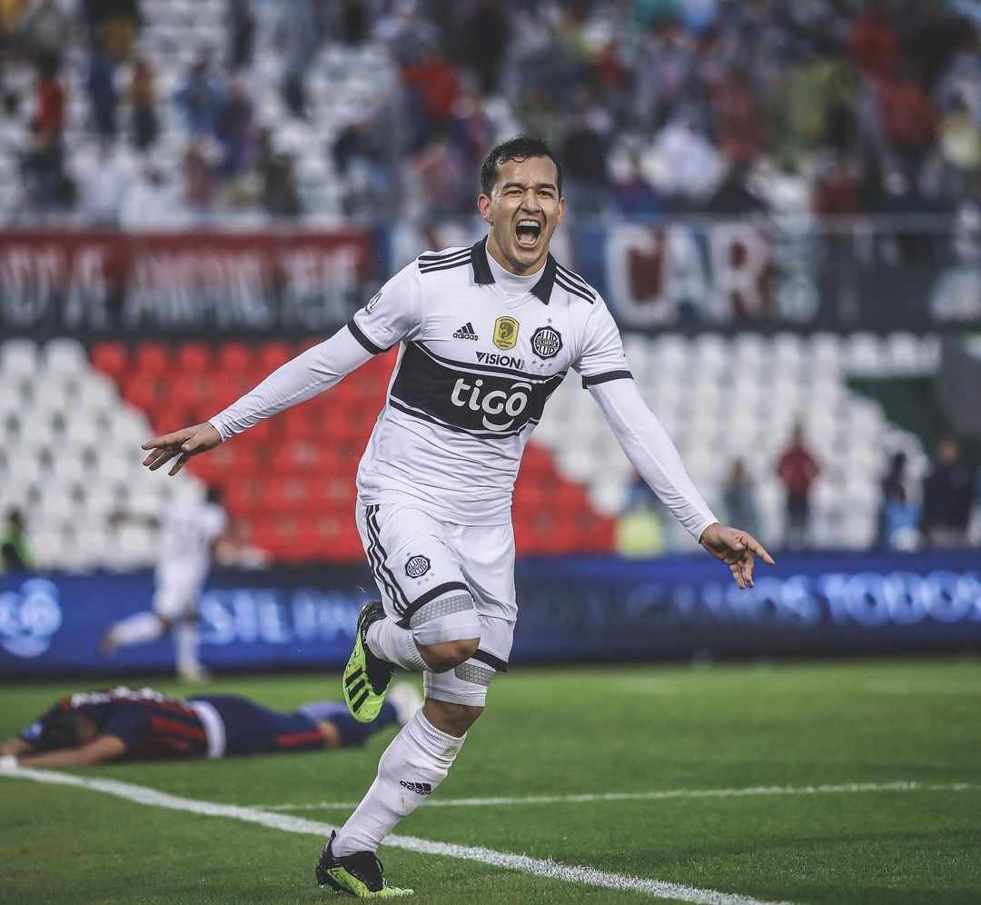 Emotivo mensaje de despedida de Néstor Camacho