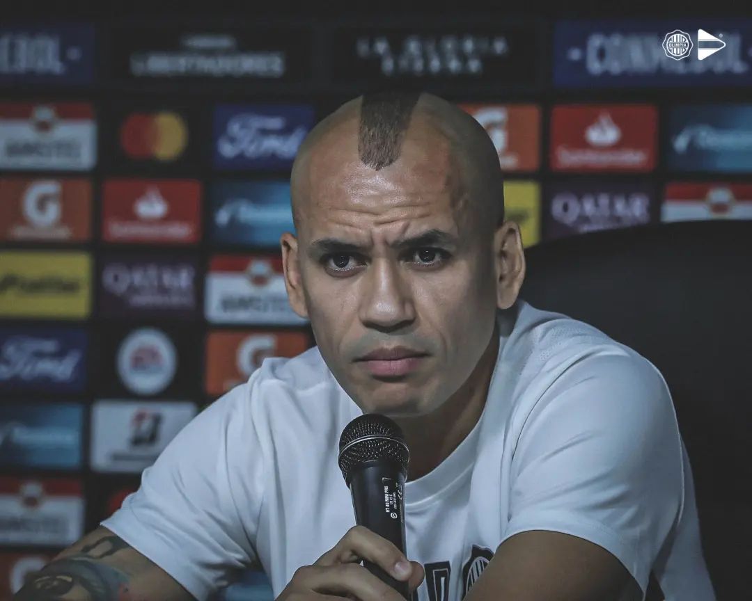 ¡Olimpia oficializa contiunidad de Sergio Otálvaro!
