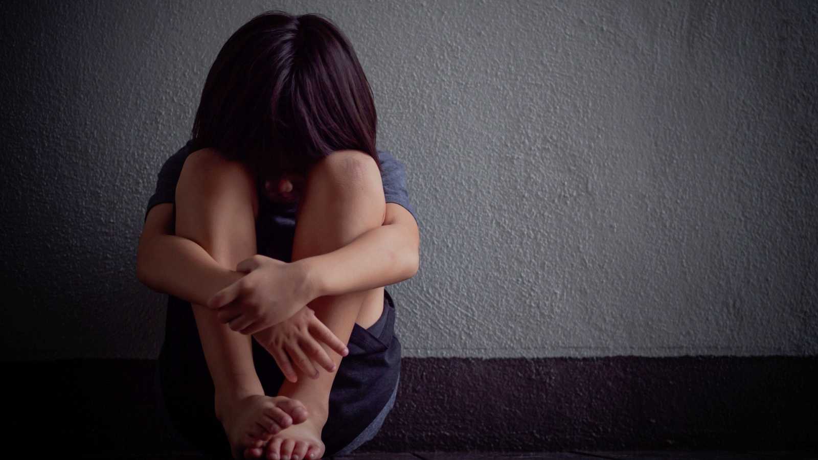 20 años de cárcel para hombre que abusó de sus dos hijas menores