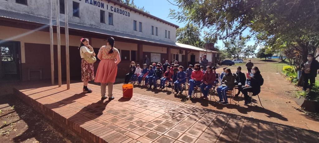 las intervenciones de Arte Social para el Cambio de ComportamientoTM alcanzaron a unas 31 comunidades paraguayas