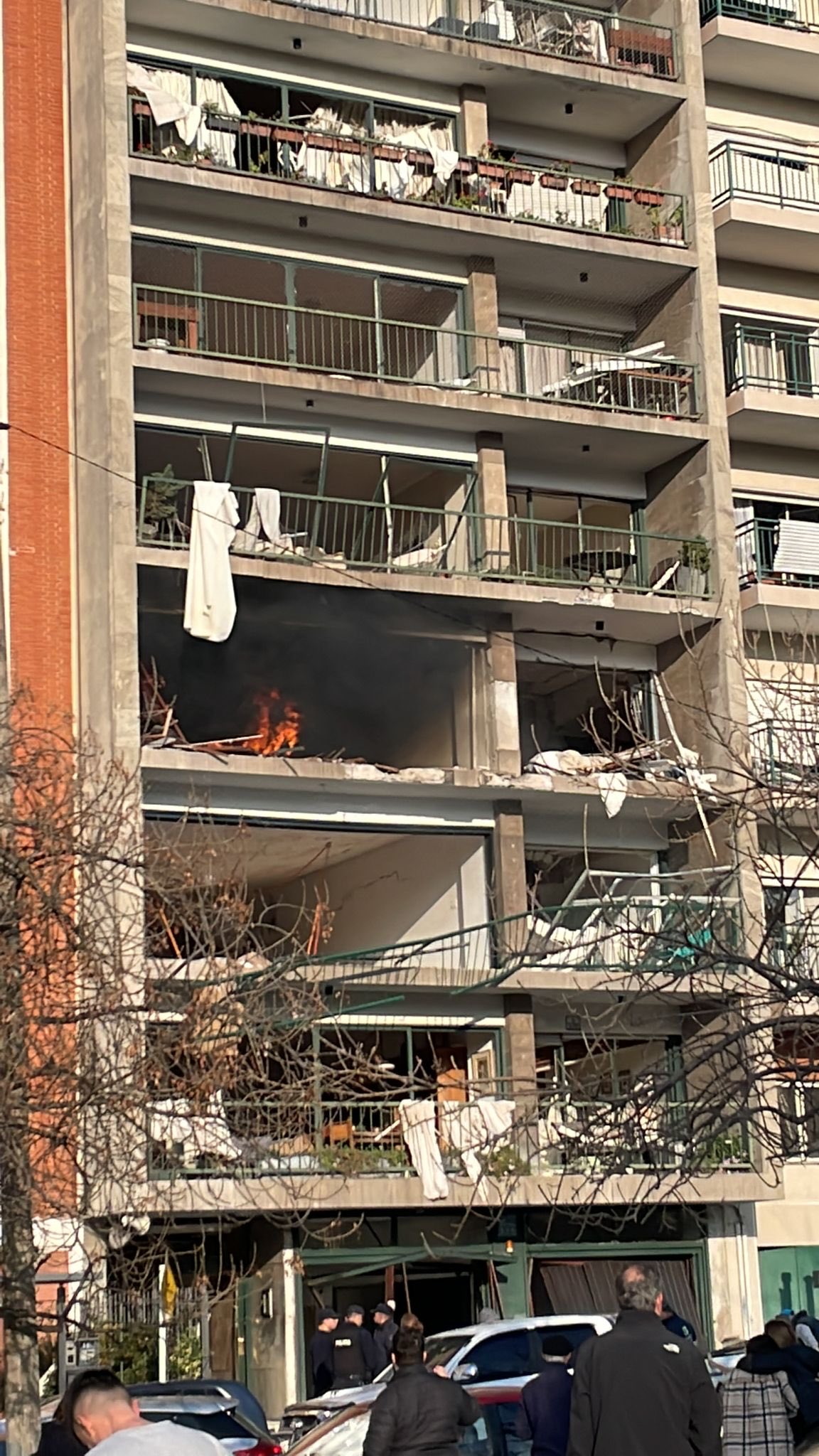 varios pisos del edificio quedaron destrozados,