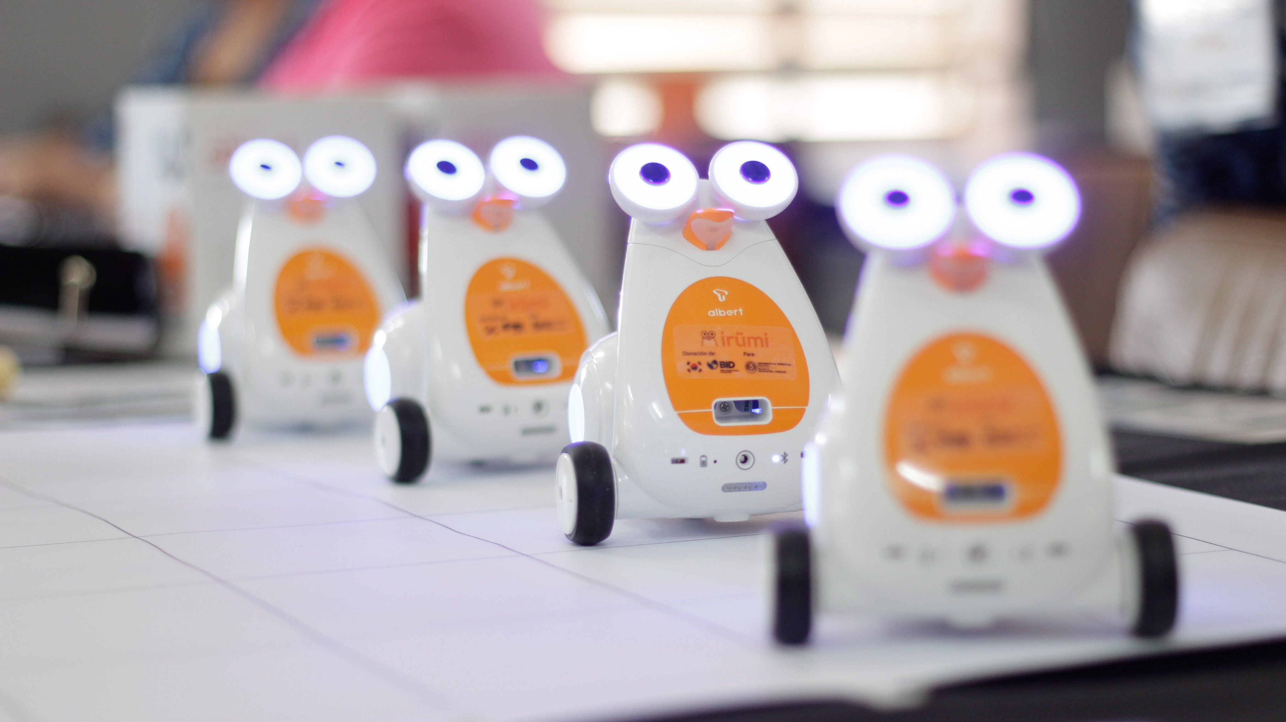 Donan 900 robots para impulsar pensamiento computacional en escuelas públicas. Foto: OMAPA.