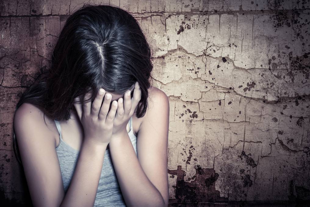 Imputan a hombre que habría abusado de su hija de 10 meses y de su hijastra de 7 años