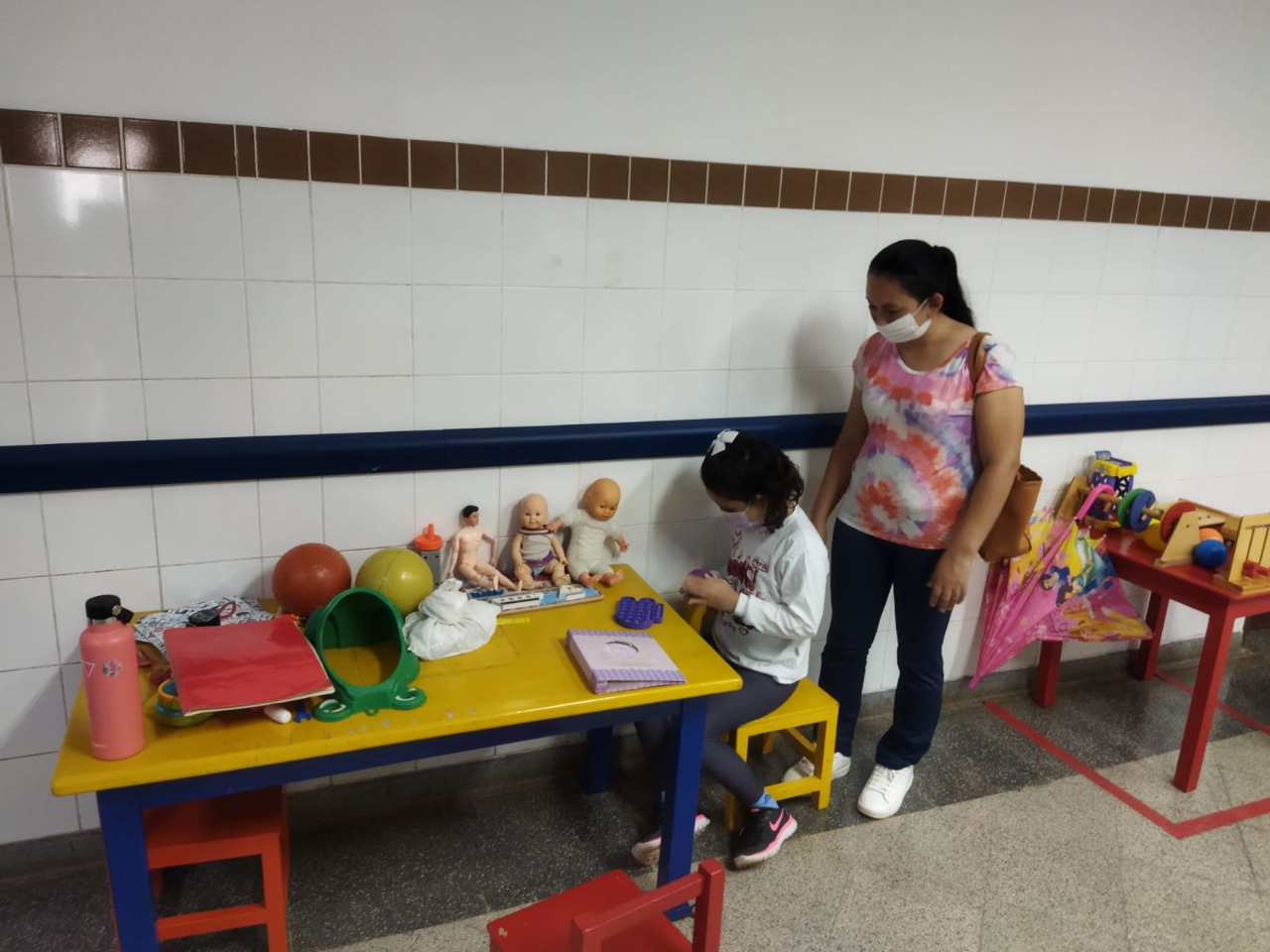 La menor lleva una vida normal hoy día