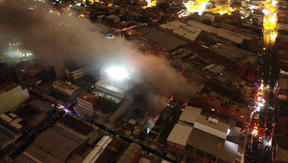 Incendio en el Mercado 4: Intendente acusó de “irresponsable” a ingeniero de la ANDE