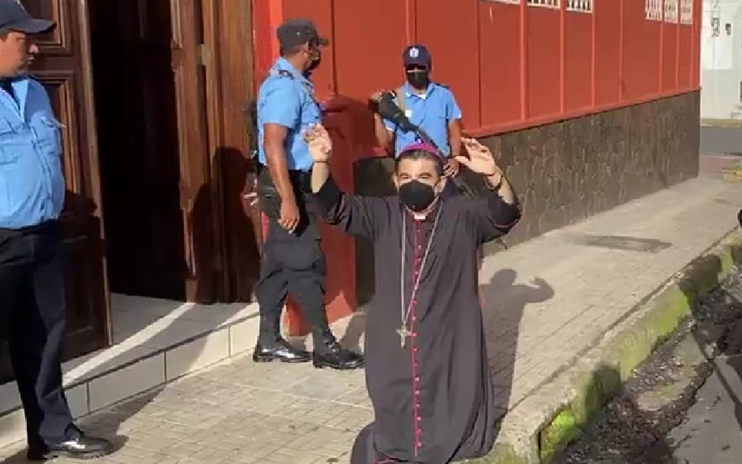 Dictadura en Nicaragua: Policía secuestró a obispo crítico de Ortega