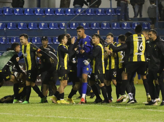 Copa Paraguay: Guaraní pasó a semifinales en encuentro marcado por la violencia