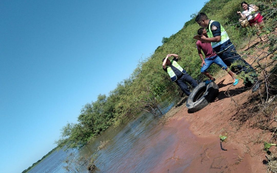 Pescadores permanecen desaparecidos tras vuelco de una canoa en aguas del río Paraguay