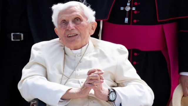 Salud de Benedicto XVI va empeorando