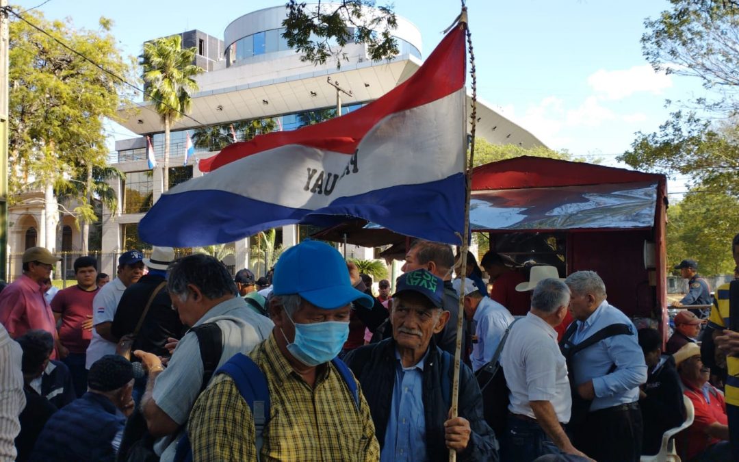 Conductores de plataforma, exobreros de Itaipú y otros grupos protagonizan jornada de protestas