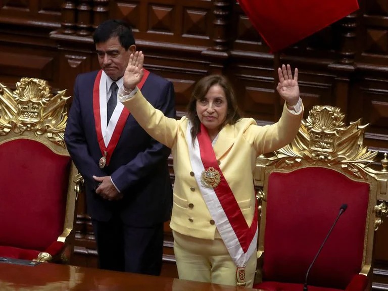 Dina Boluarte, primera presidenta de Perú, arrancó su Gobierno sin apoyo del parlamento
