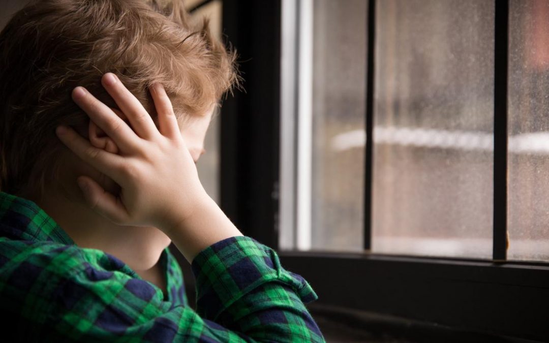 Niños con autismo sufren con la pirotecnia, recuerdan