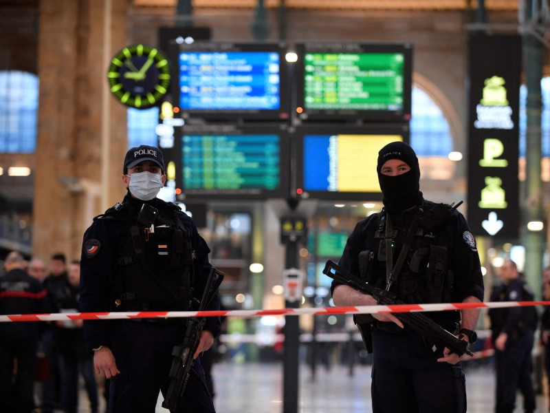 Seis heridos durante un ataque en una estación de trenes de París