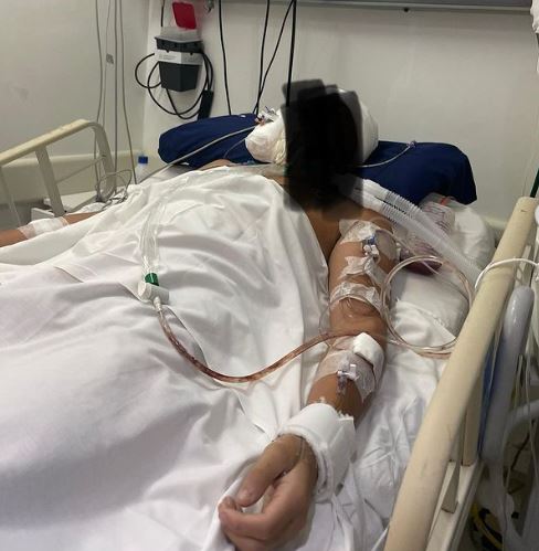 Argentina: joven lucha por su vida tras ser golpeado brutalmente con una botella