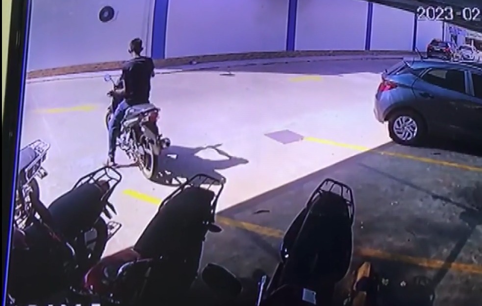 Joven intentó robar una moto y fue reducido