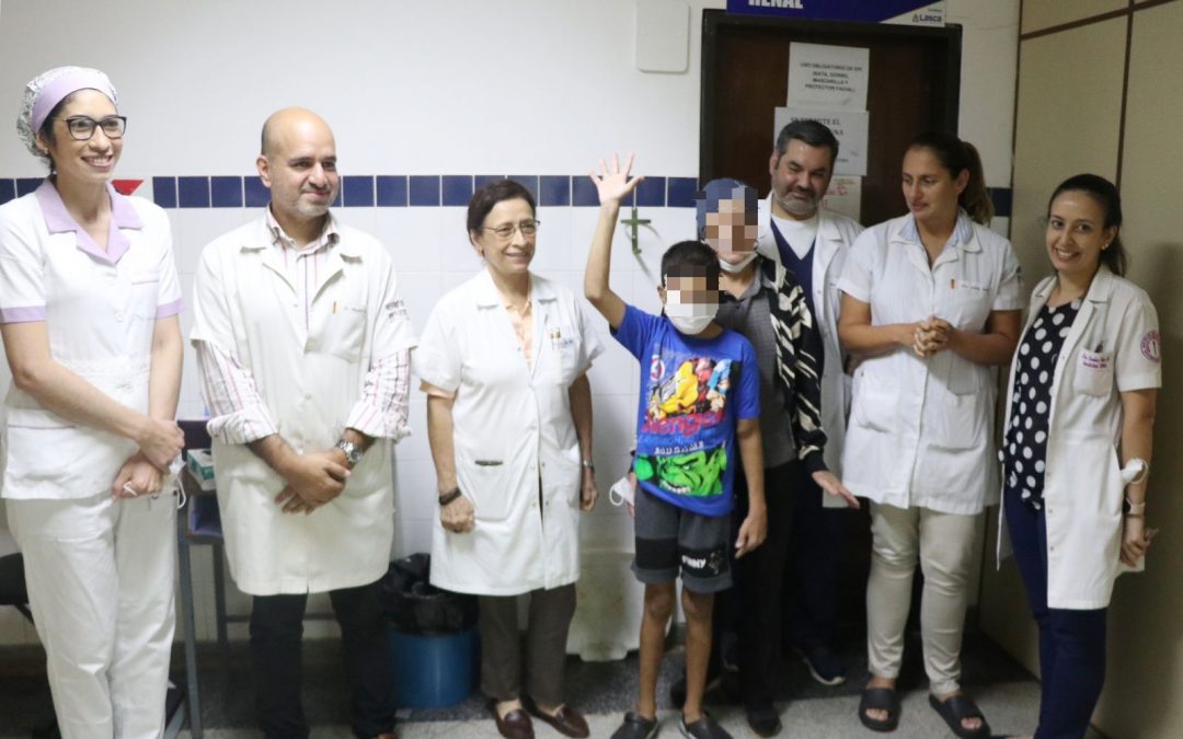 Excelentes condiciones médicas: Niño que recibió un riñón vuelve a su casa luego de dos semanas