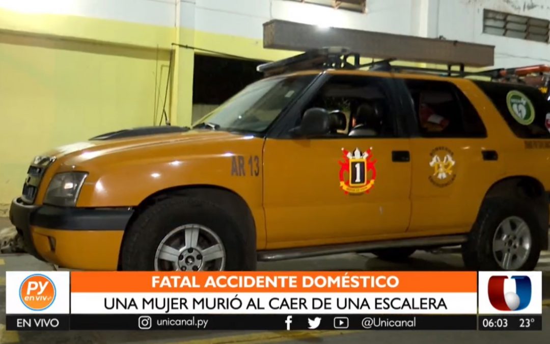 Mujer de 60 años muere luego de caer de una escalera