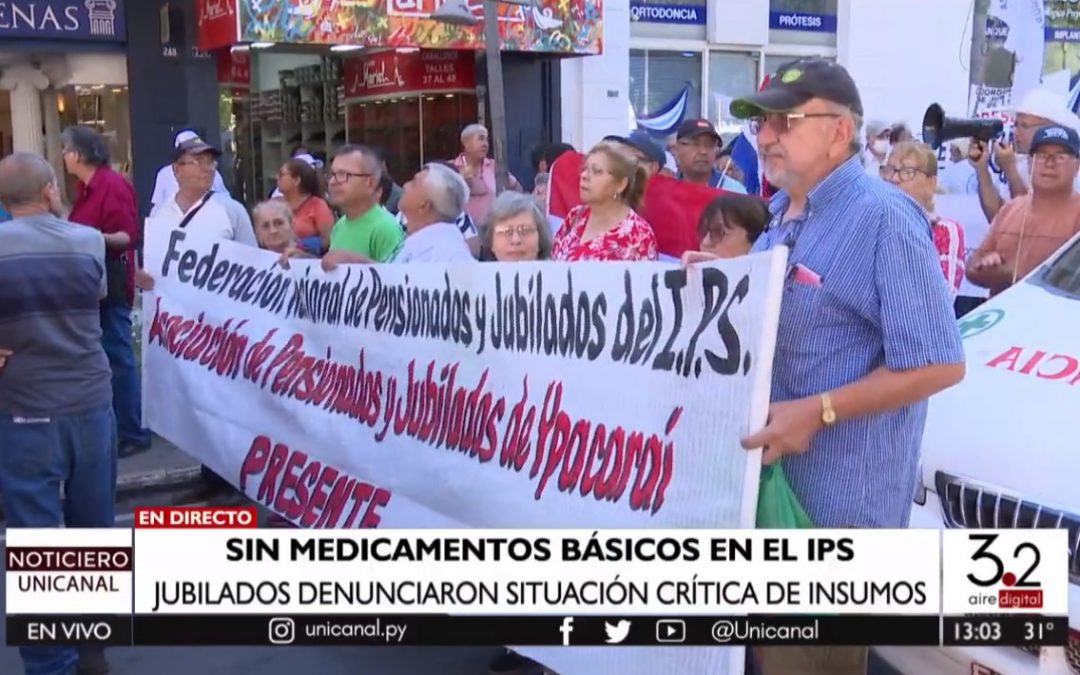 Jubilados denuncian falta de insumos básicos en el IPS durante manifestación