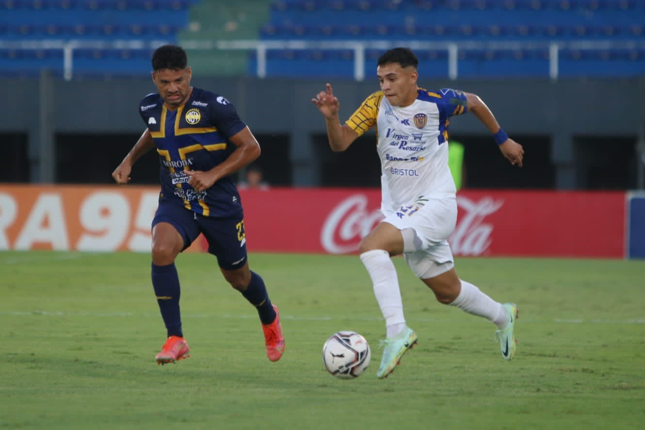 El partido se disputó en el Defensores del Chaco. Foto: APF.